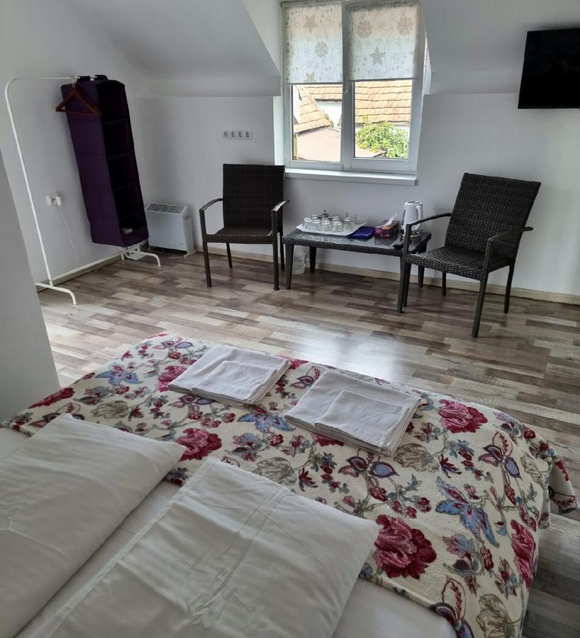 Villa Elena Yanoshi Exteriér fotografie
