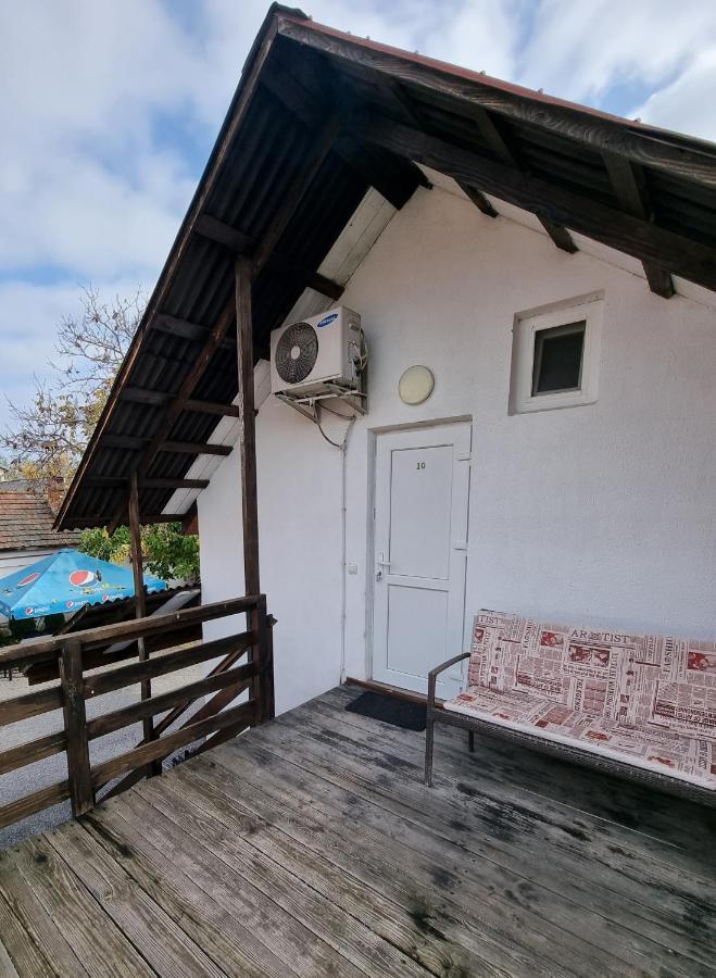 Villa Elena Yanoshi Exteriér fotografie