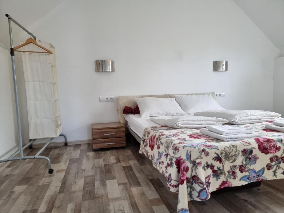 Villa Elena Yanoshi Exteriér fotografie
