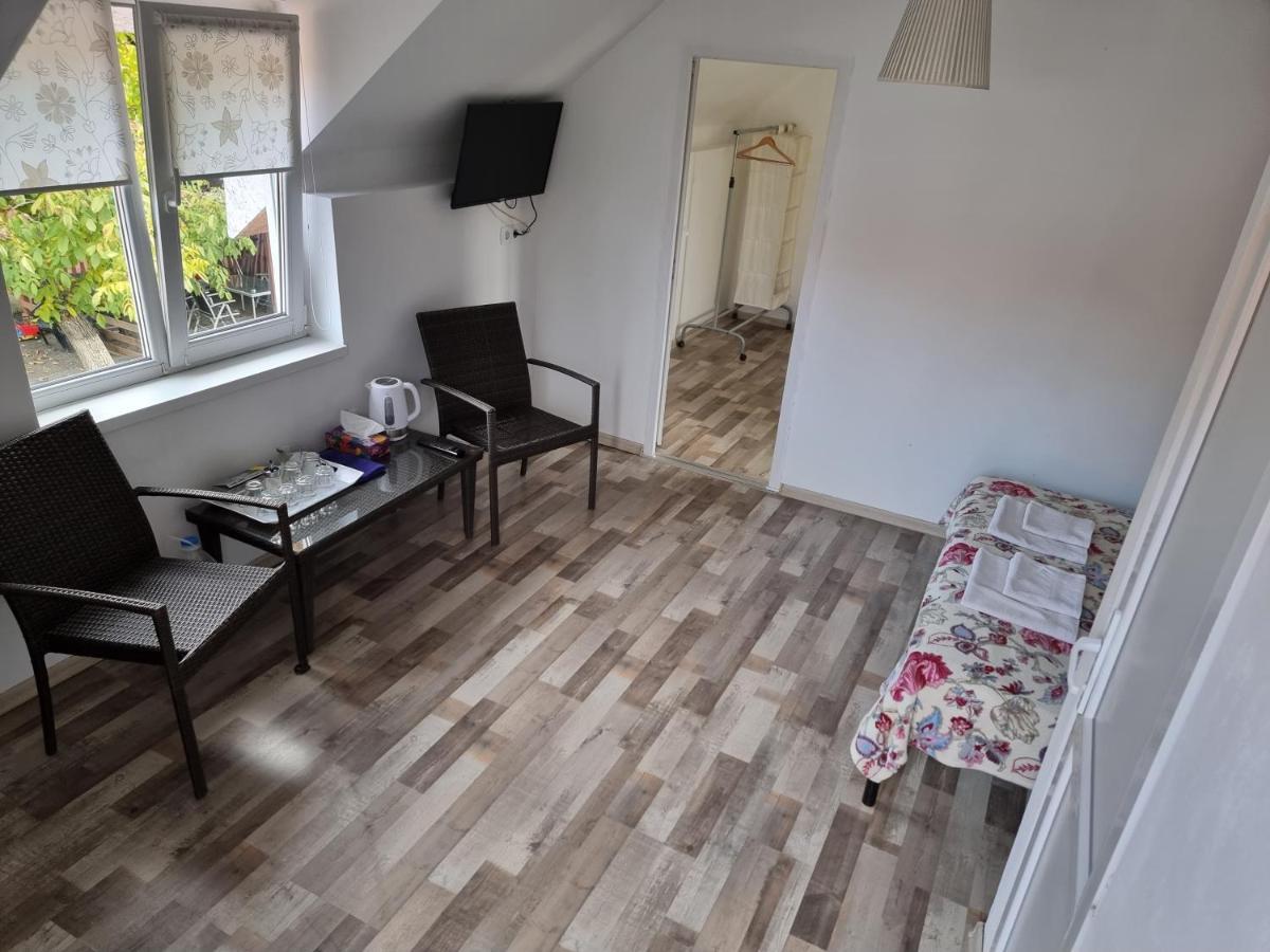 Villa Elena Yanoshi Pokoj fotografie