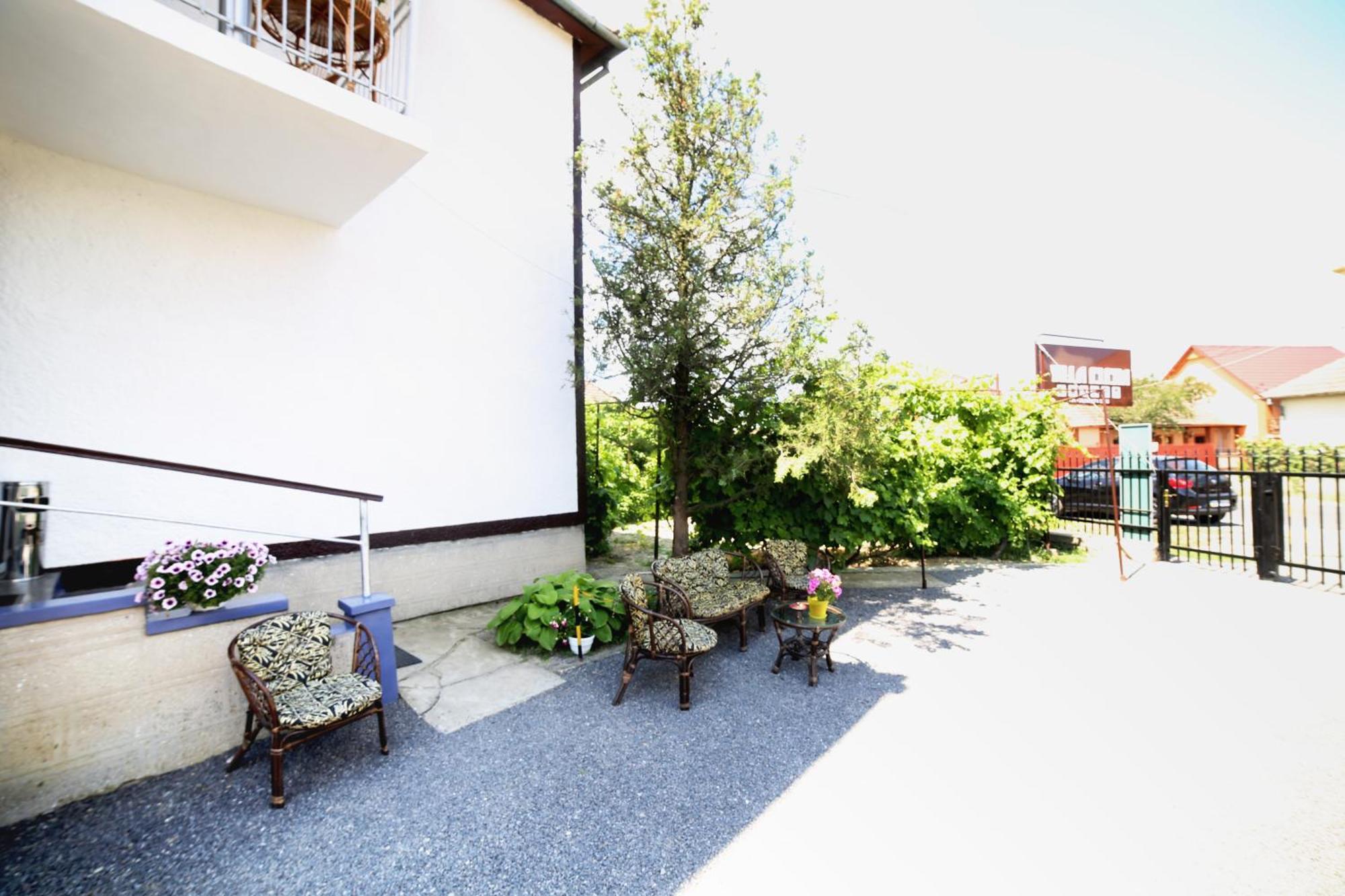 Villa Elena Yanoshi Exteriér fotografie